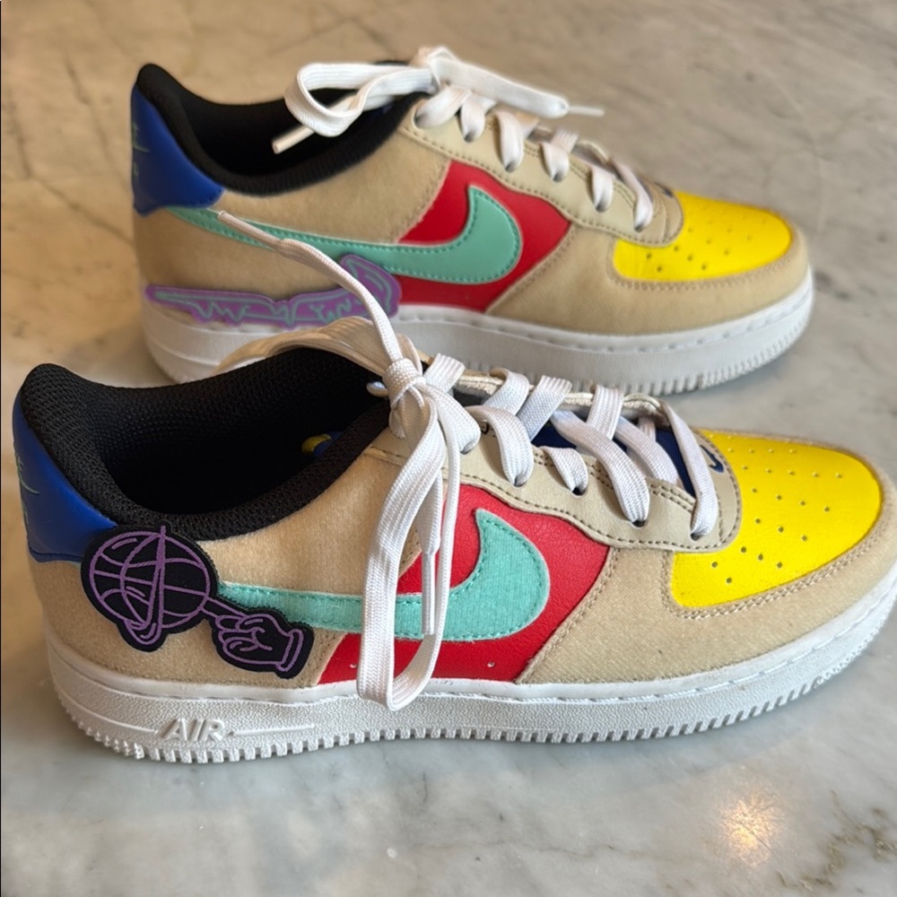 Nike Boy's Air Force 1 Limited Edition size 5 (Big Kid)